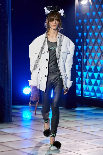 Look 28